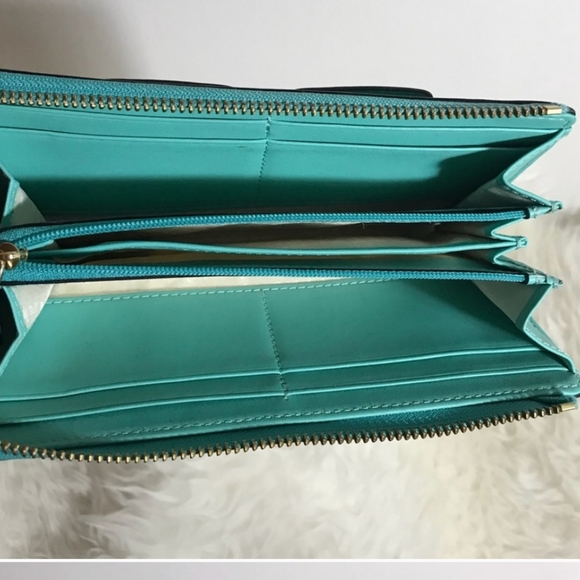 Kate Spade New York  Patent Leather Zip Around Wallet - Picture 3 of 3